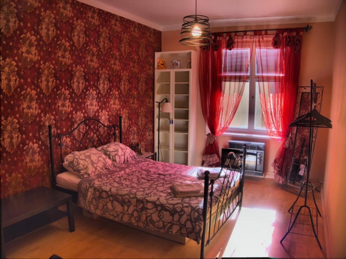 Stela'S Apartments - Vysehrad ปราก ภายนอก รูปภาพ